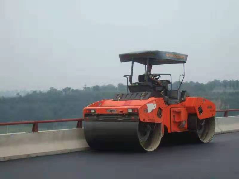 振動壓路機(jī)不振動的原因及解決辦法