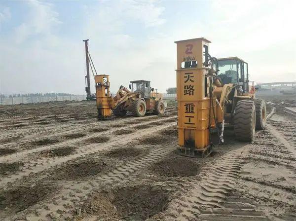 路面冷再生機(jī)其水泥就地冷再生施工方法
